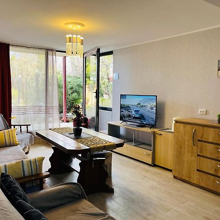 Guest House Poligloti Telavi Kültér fotó