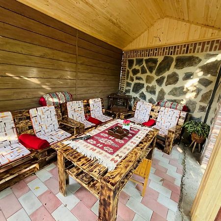 Guest House Poligloti Telavi Kültér fotó