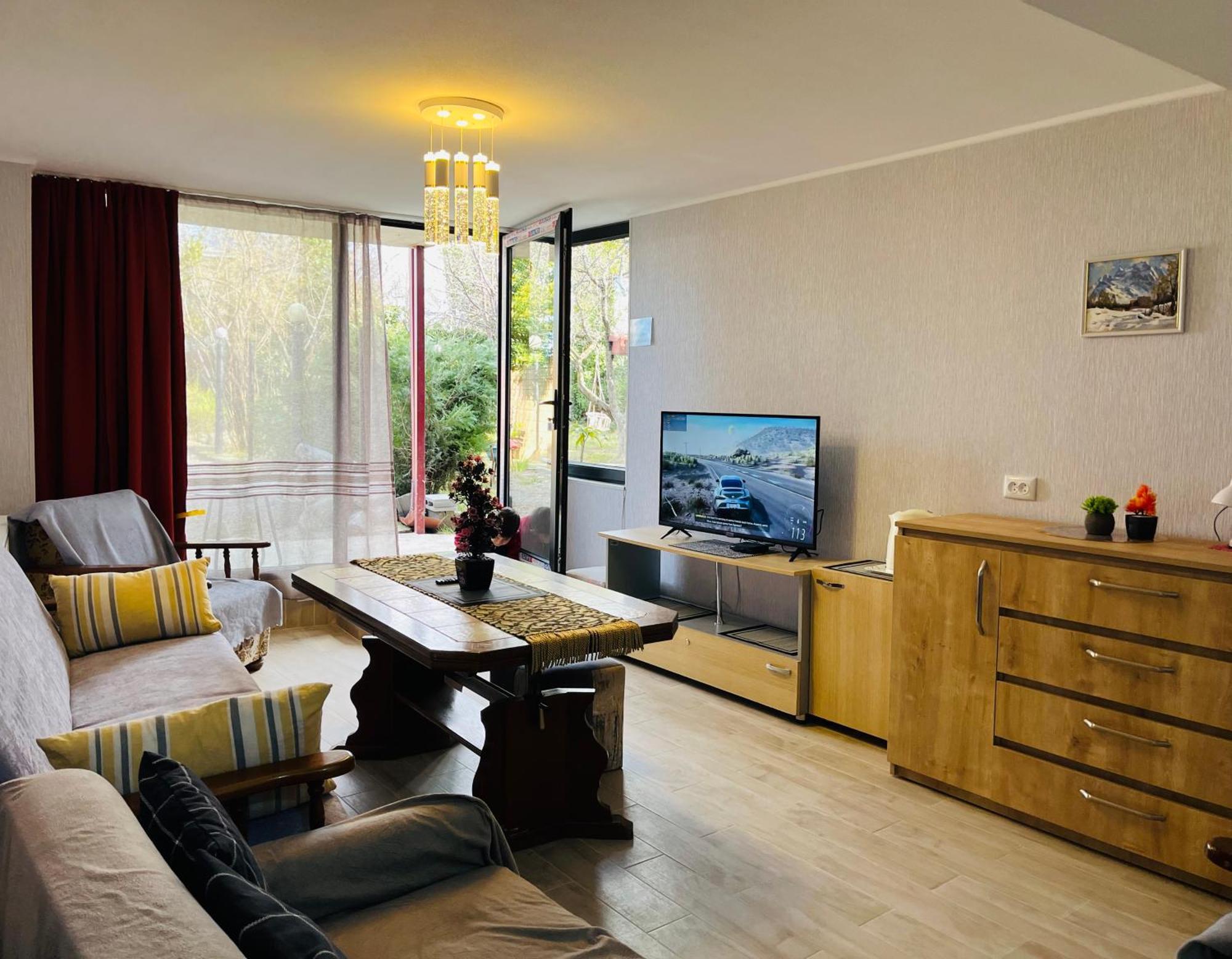 Guest House Poligloti Telavi Kültér fotó
