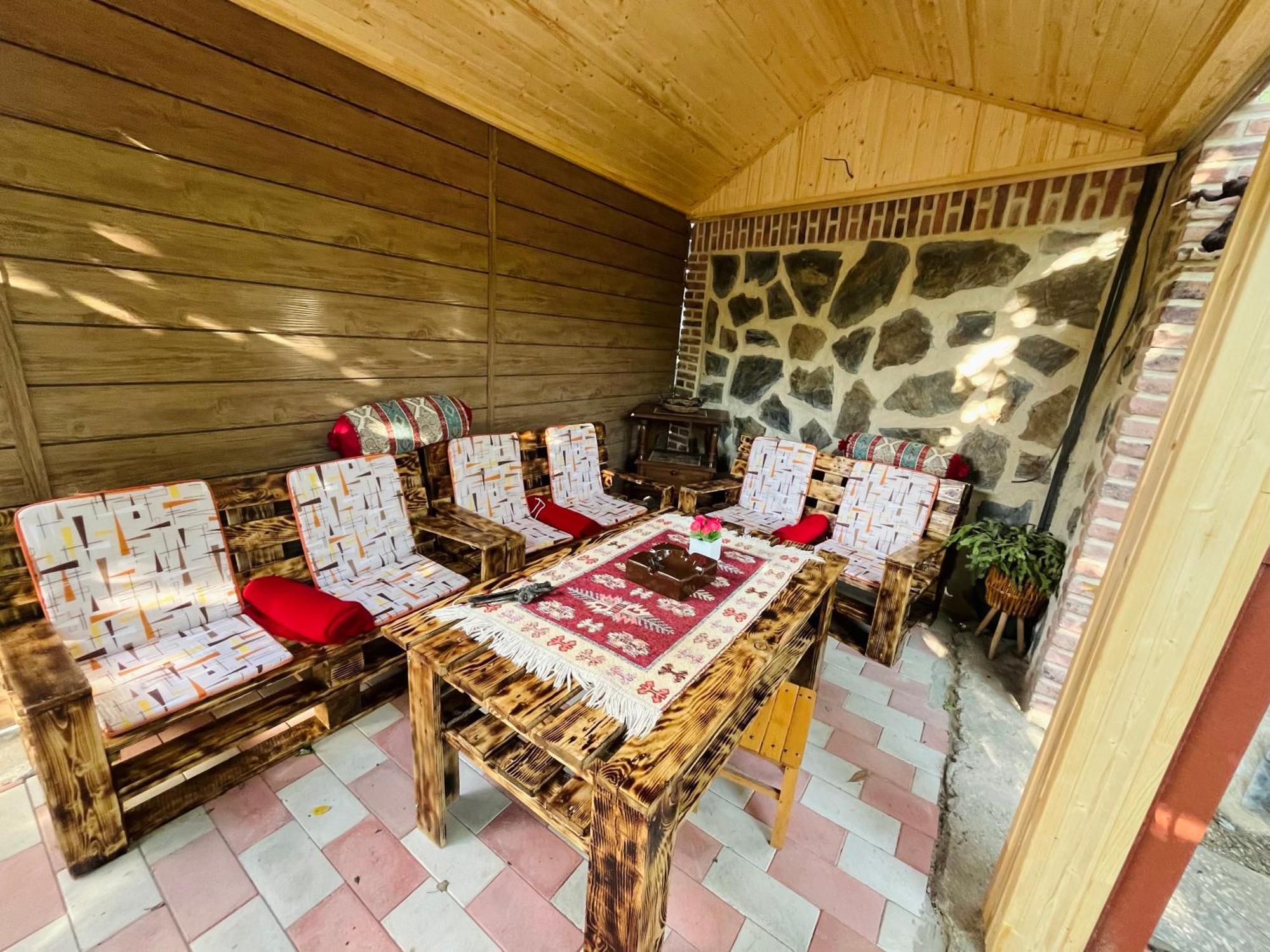 Guest House Poligloti Telavi Kültér fotó