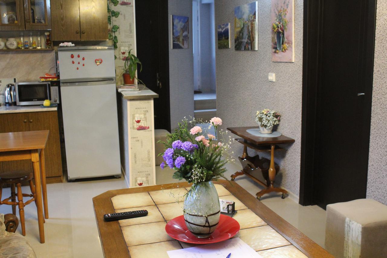 Guest House Poligloti Telavi Kültér fotó