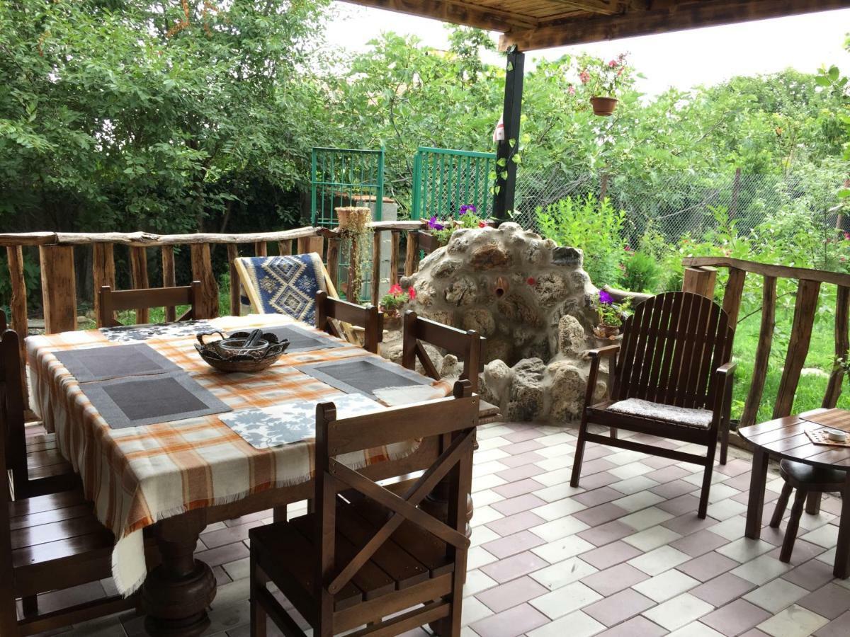 Guest House Poligloti Telavi Kültér fotó