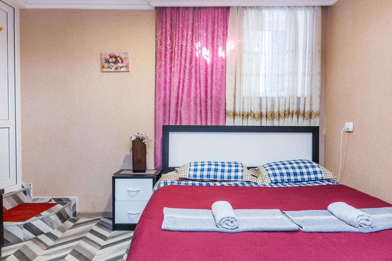 Guest House Poligloti Telavi Kültér fotó