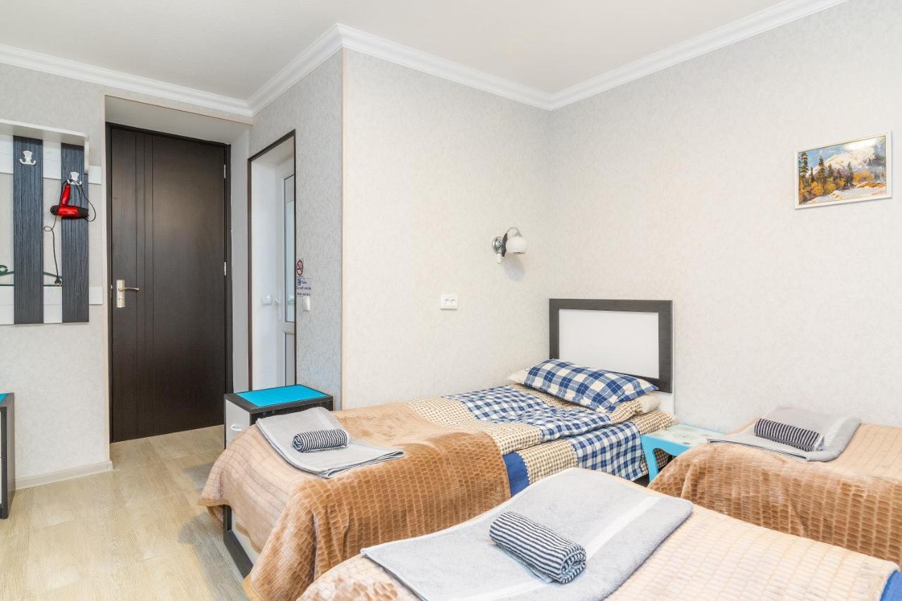 Guest House Poligloti Telavi Kültér fotó